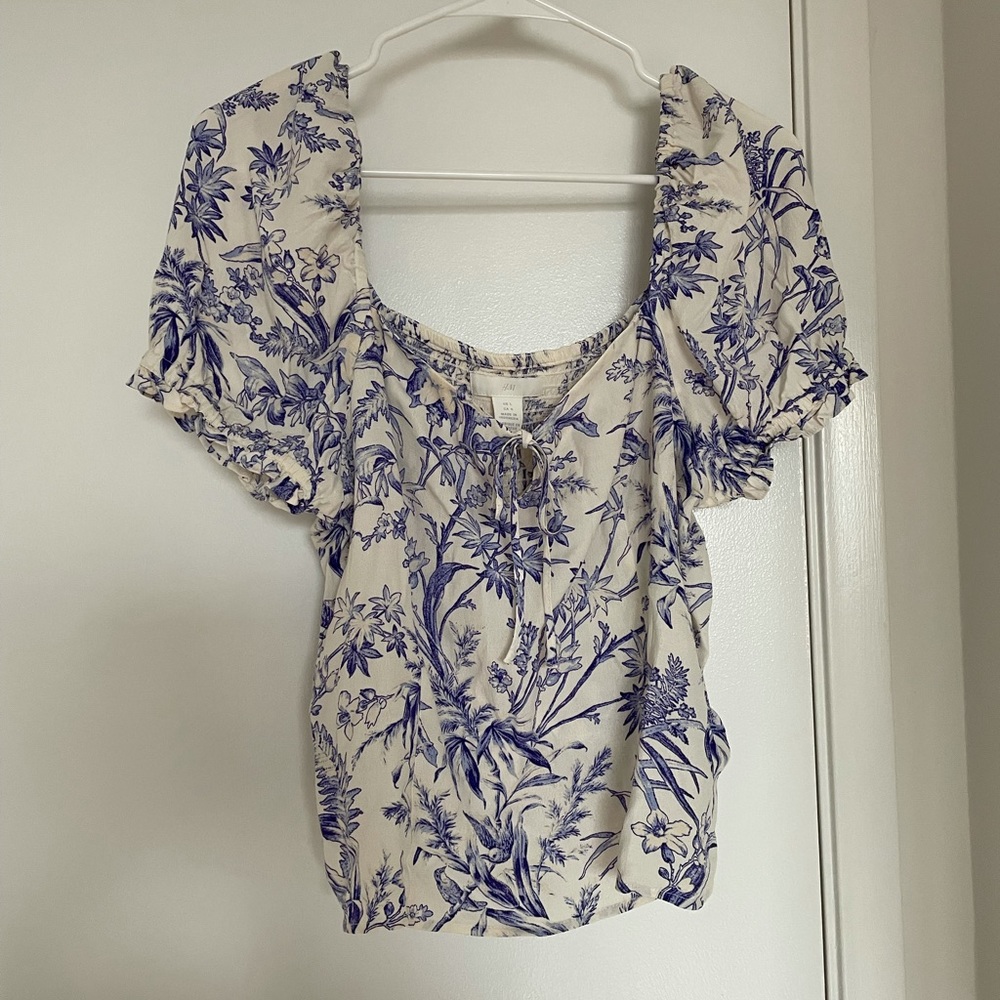 H&M Ruffled Short Sleeve Floral Blouse